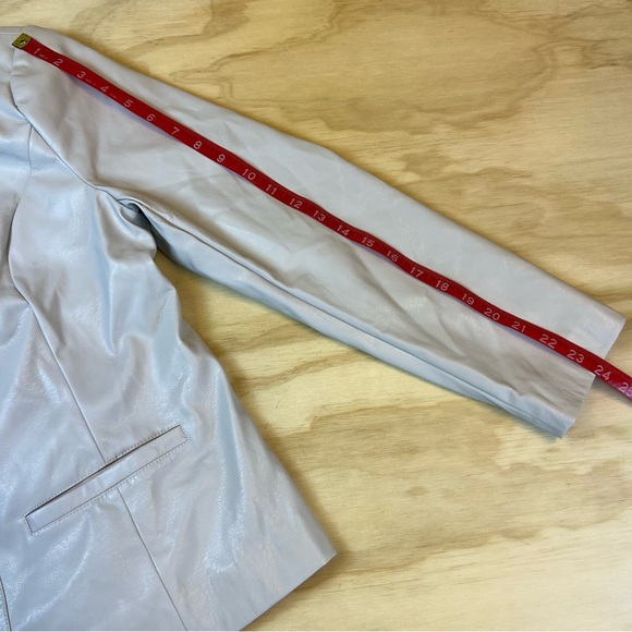 GRAVER Susan Graver Faux Leather Long Sleeve Jacket Pale Stone Color Size 12 - Picture 11 of 13